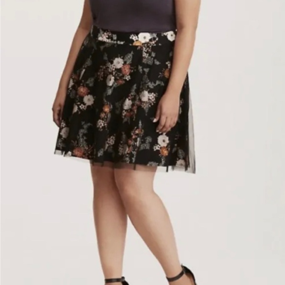 Torrid floral tulle overlay A-line skirt, Sz. 4X